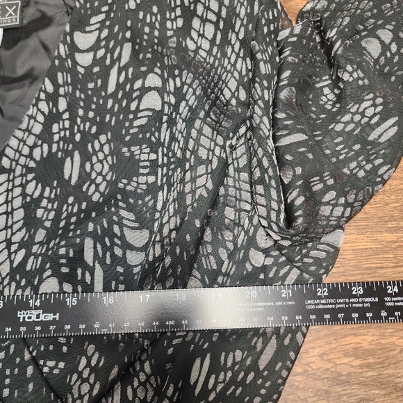 Alex Evening Black /Gray Side Tie Sheer Shell With Solid Black Lining Sx 1X NWT - Picture 16 of 16
